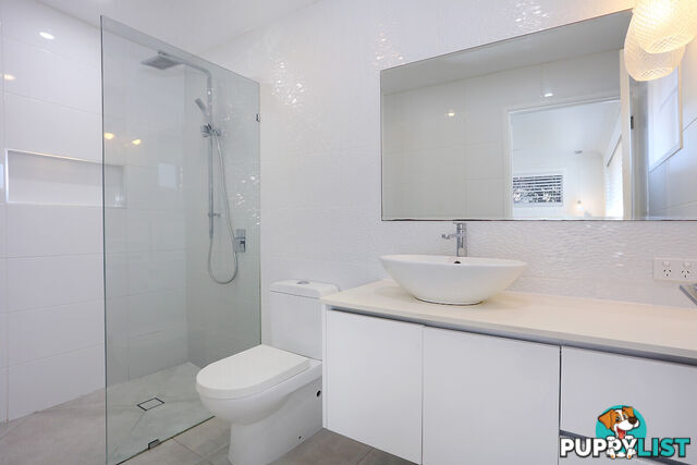 17 Murev Way CARRARA QLD 4211