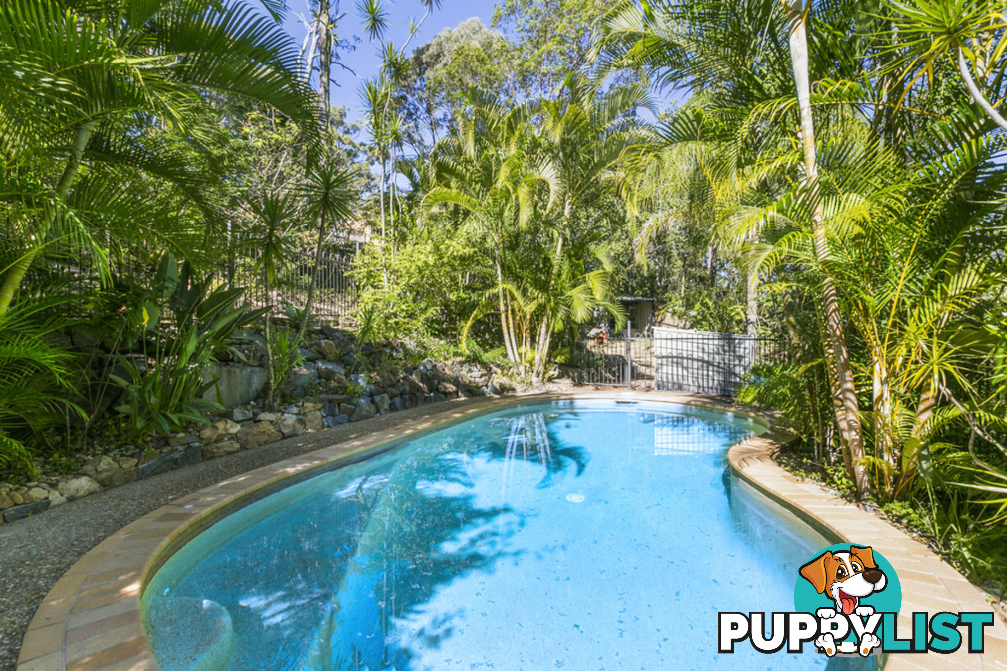 9 Design Place HIGHLAND PARK QLD 4211