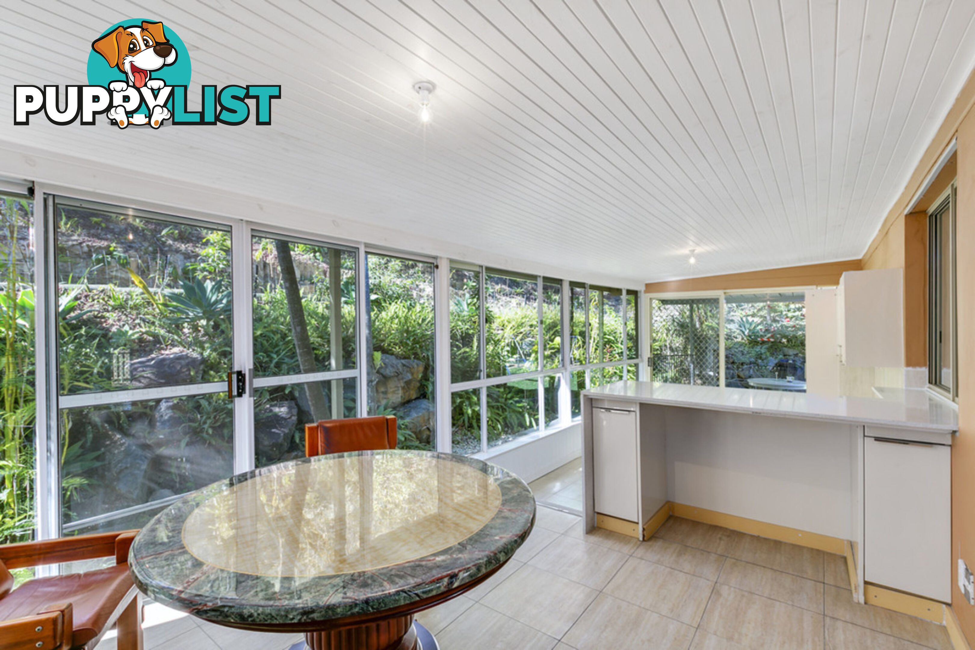 9 Design Place HIGHLAND PARK QLD 4211