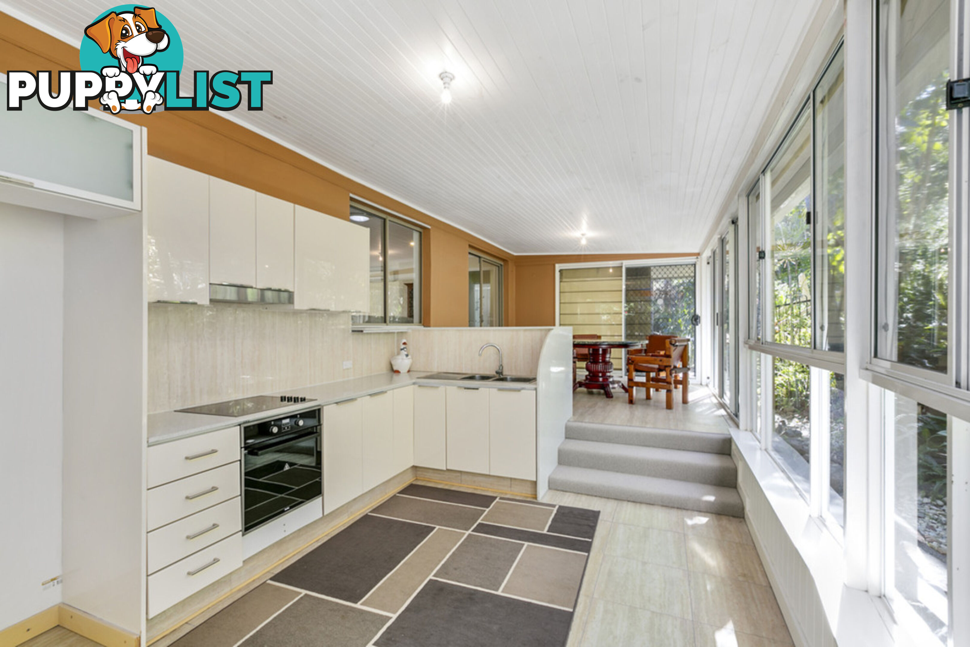 9 Design Place HIGHLAND PARK QLD 4211