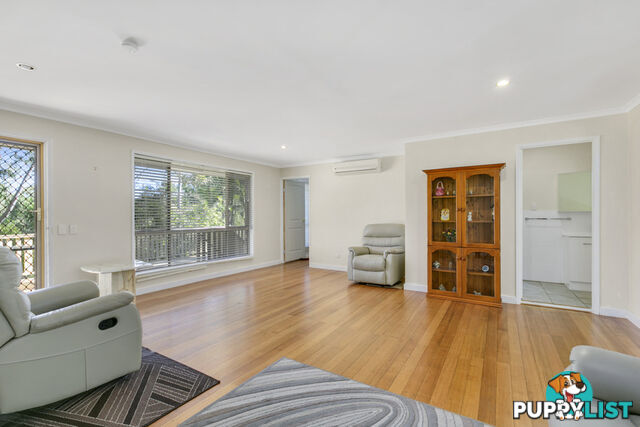 9 Design Place HIGHLAND PARK QLD 4211