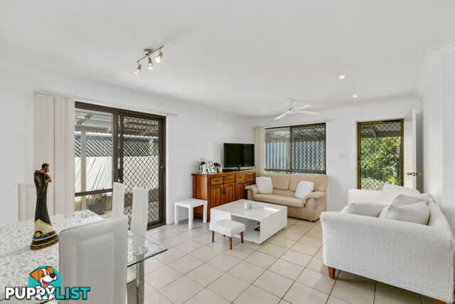 2/3 Jessica Court ARUNDEL QLD 4214