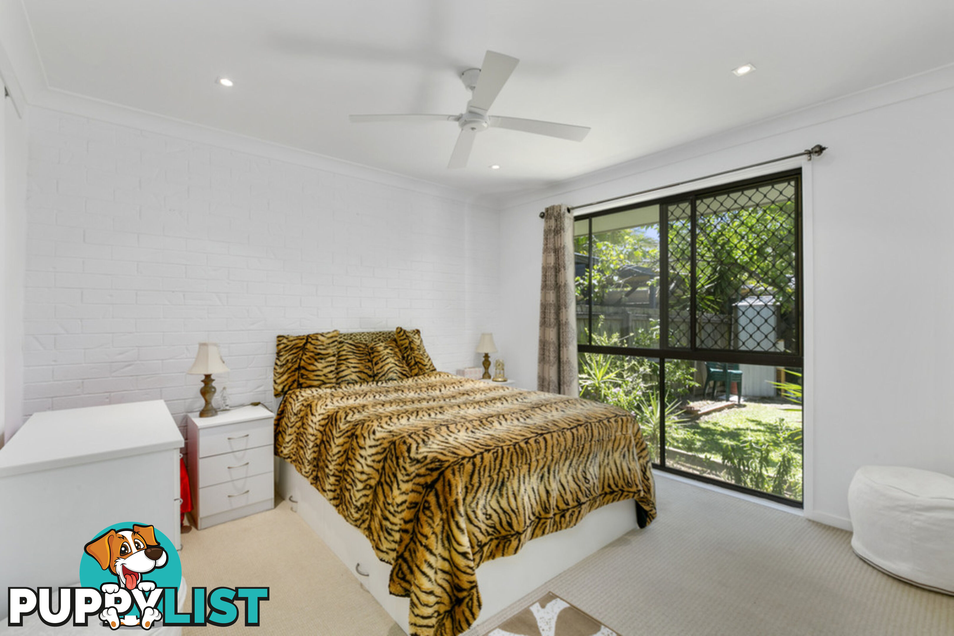 2/3 Jessica Court ARUNDEL QLD 4214