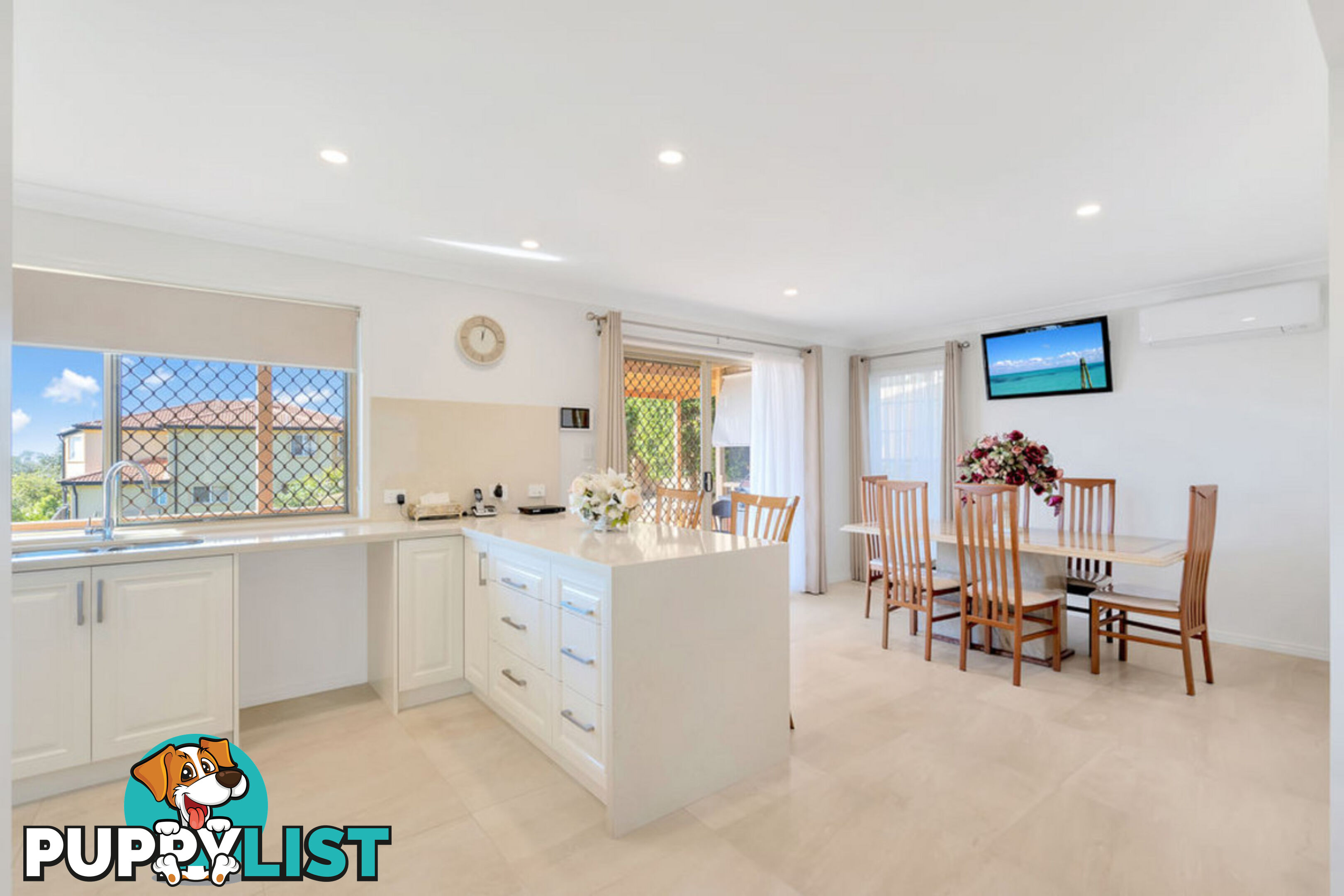 4 Bellavista Close HIGHLAND PARK QLD 4211