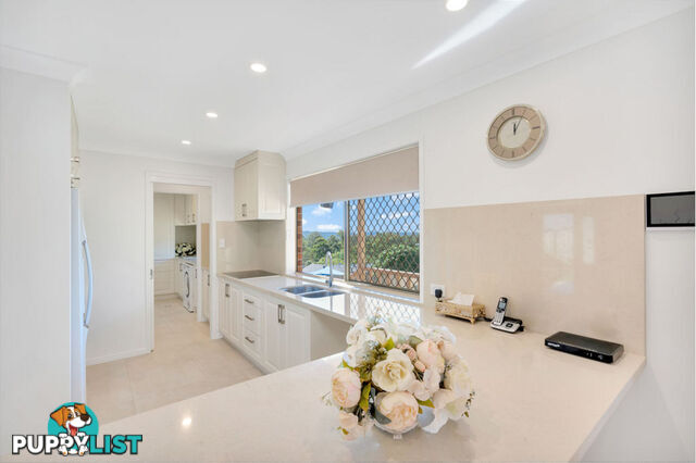 4 Bellavista Close HIGHLAND PARK QLD 4211