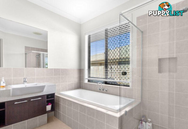 7 Pincally Crescent ORMEAU QLD 4208