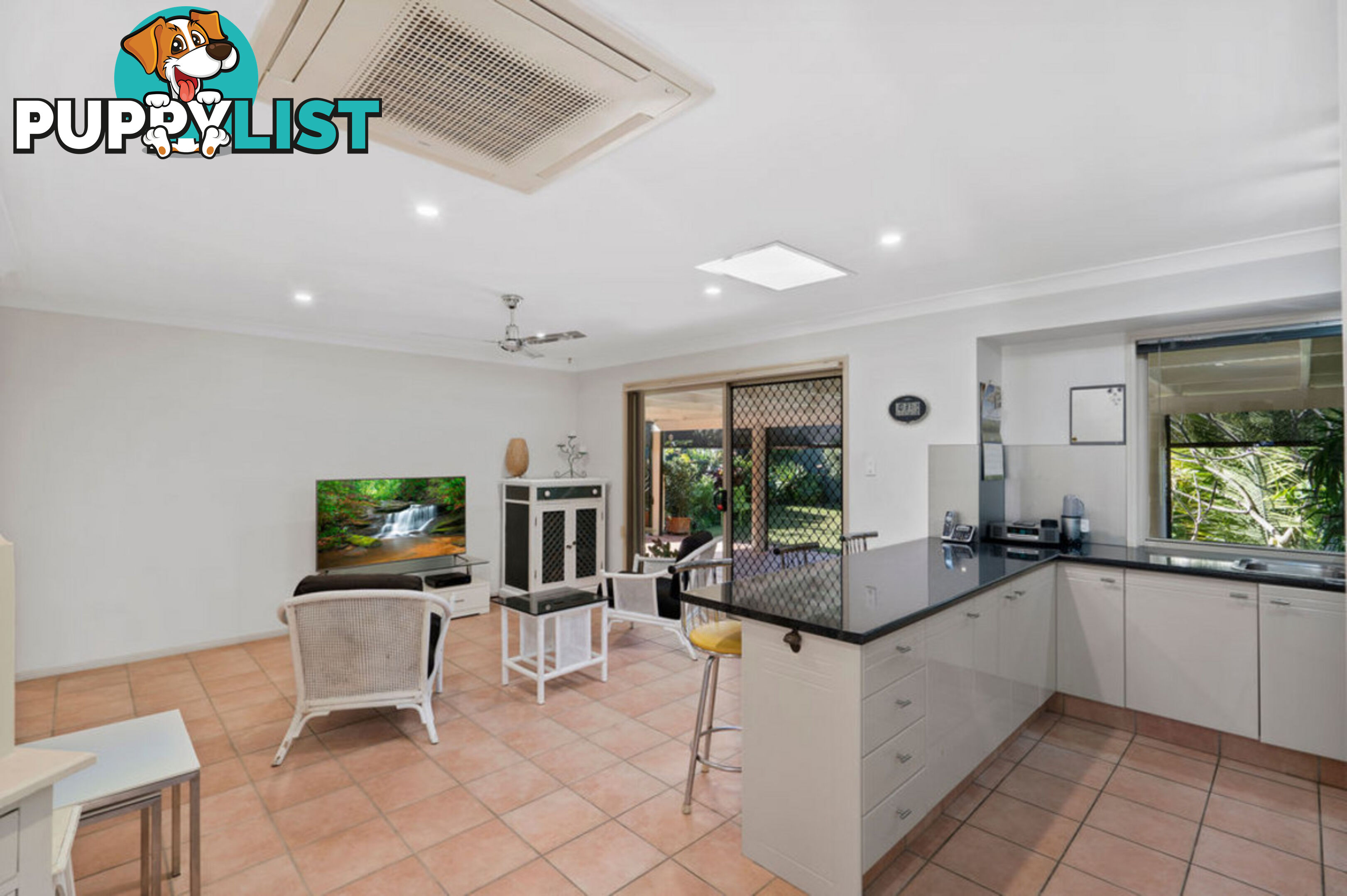 1 Nairn Court HIGHLAND PARK QLD 4211