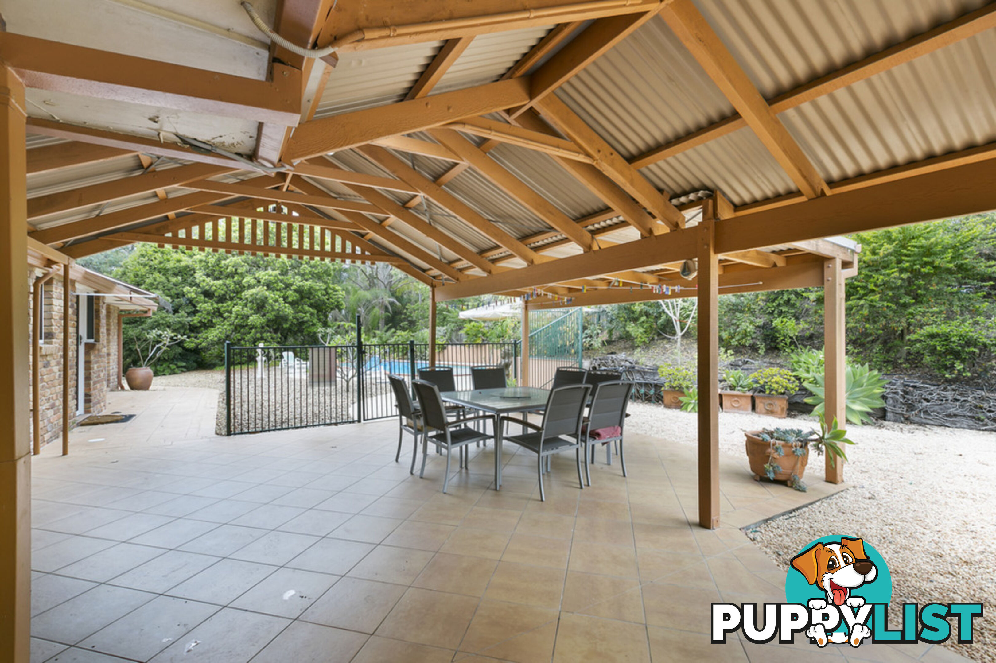 31 Winderadeen Drive HIGHLAND PARK QLD 4211