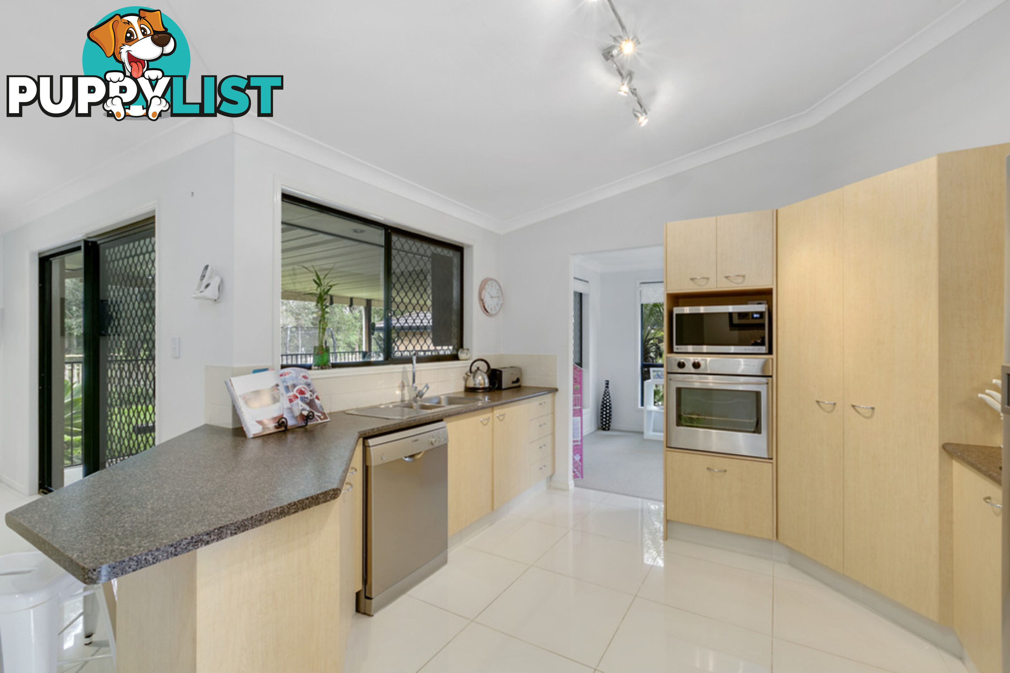 14 Greenbank Circuit CARRARA QLD 4211