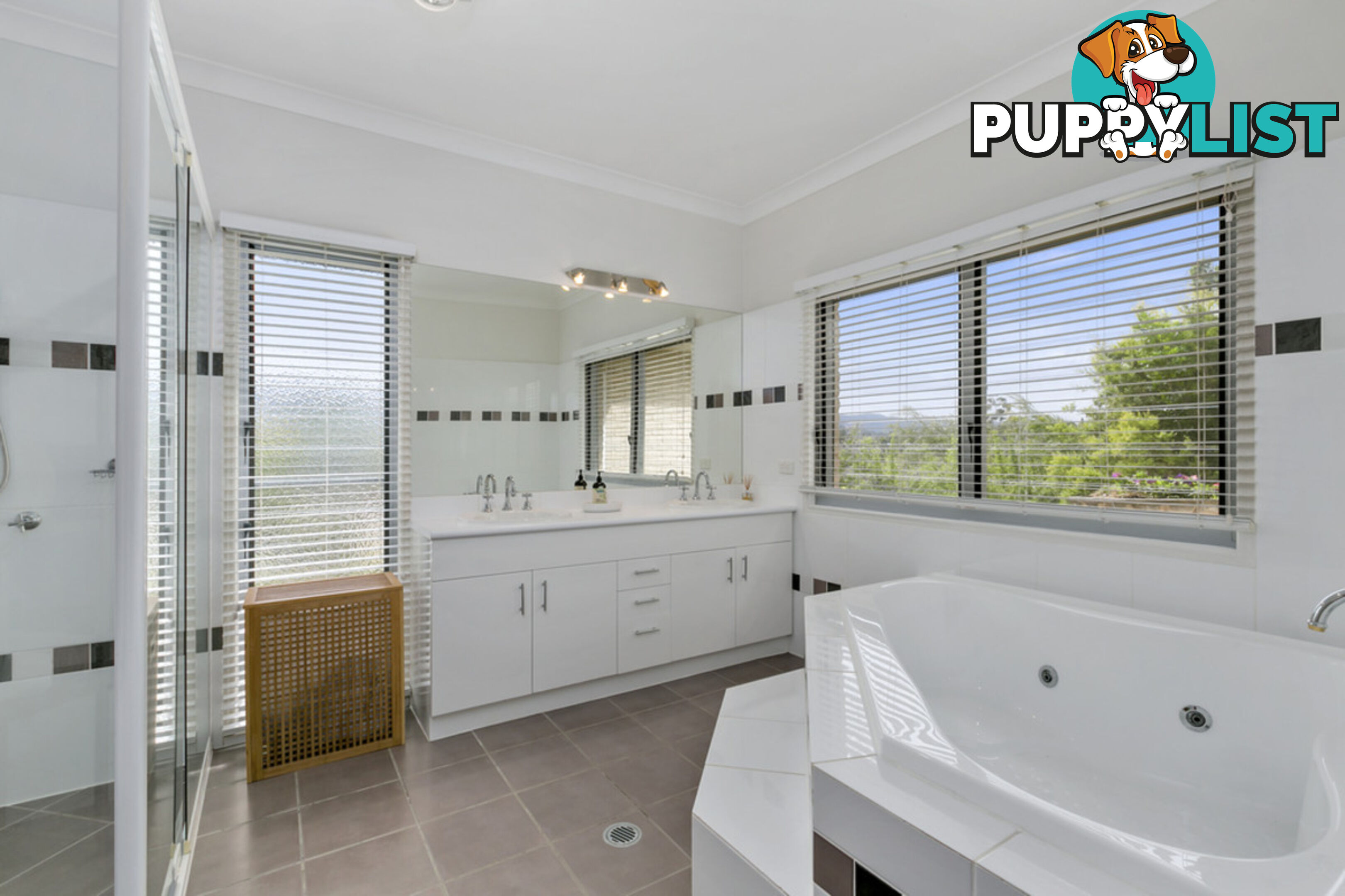 1 Pasture Place MOUNT NATHAN QLD 4211