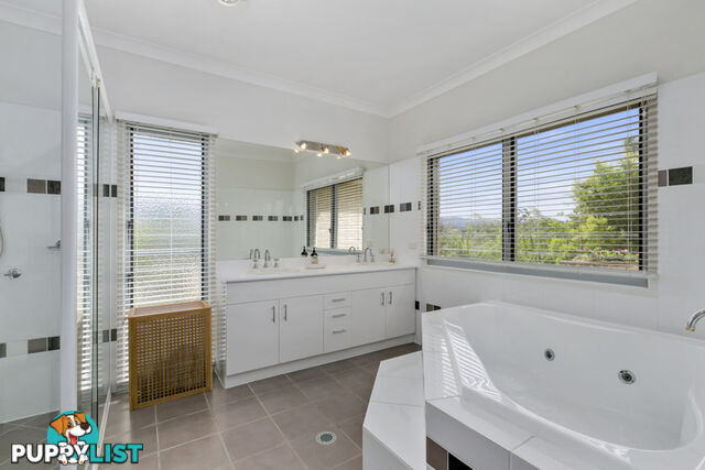 1 Pasture Place MOUNT NATHAN QLD 4211