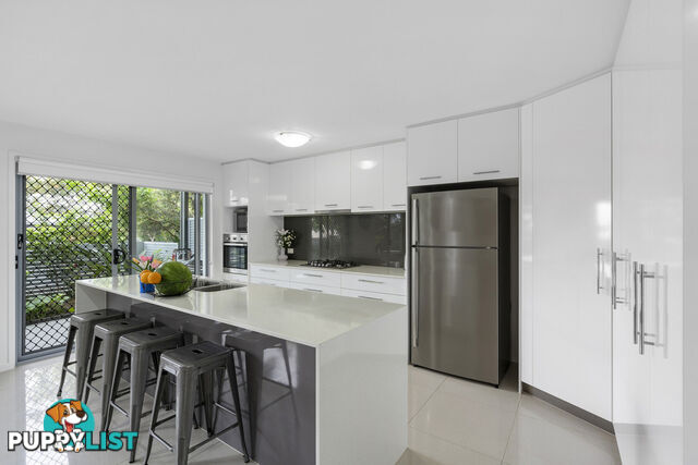 2/3 Hancox Place ROBINA QLD 4226