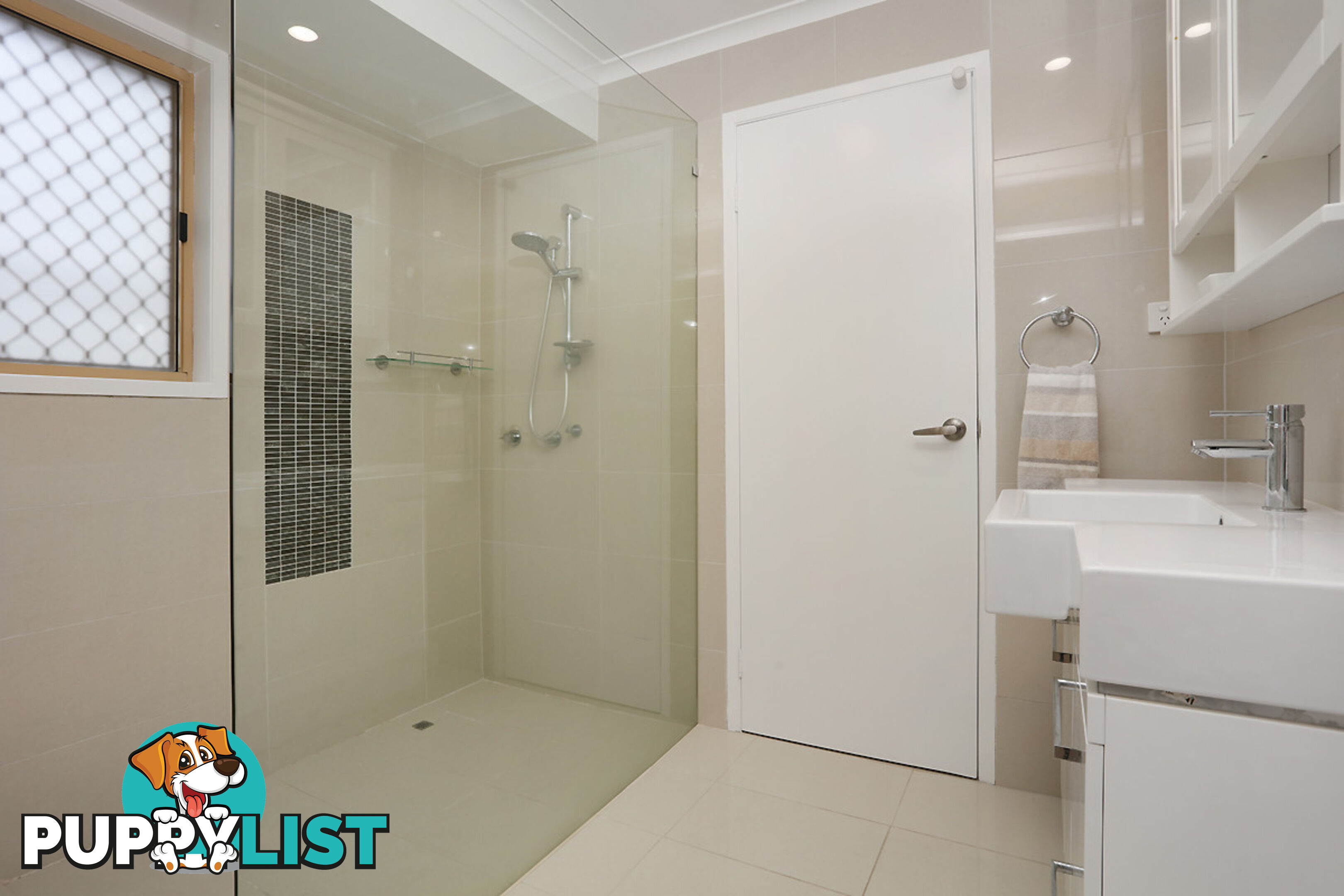 2 Marimar Place HIGHLAND PARK QLD 4211