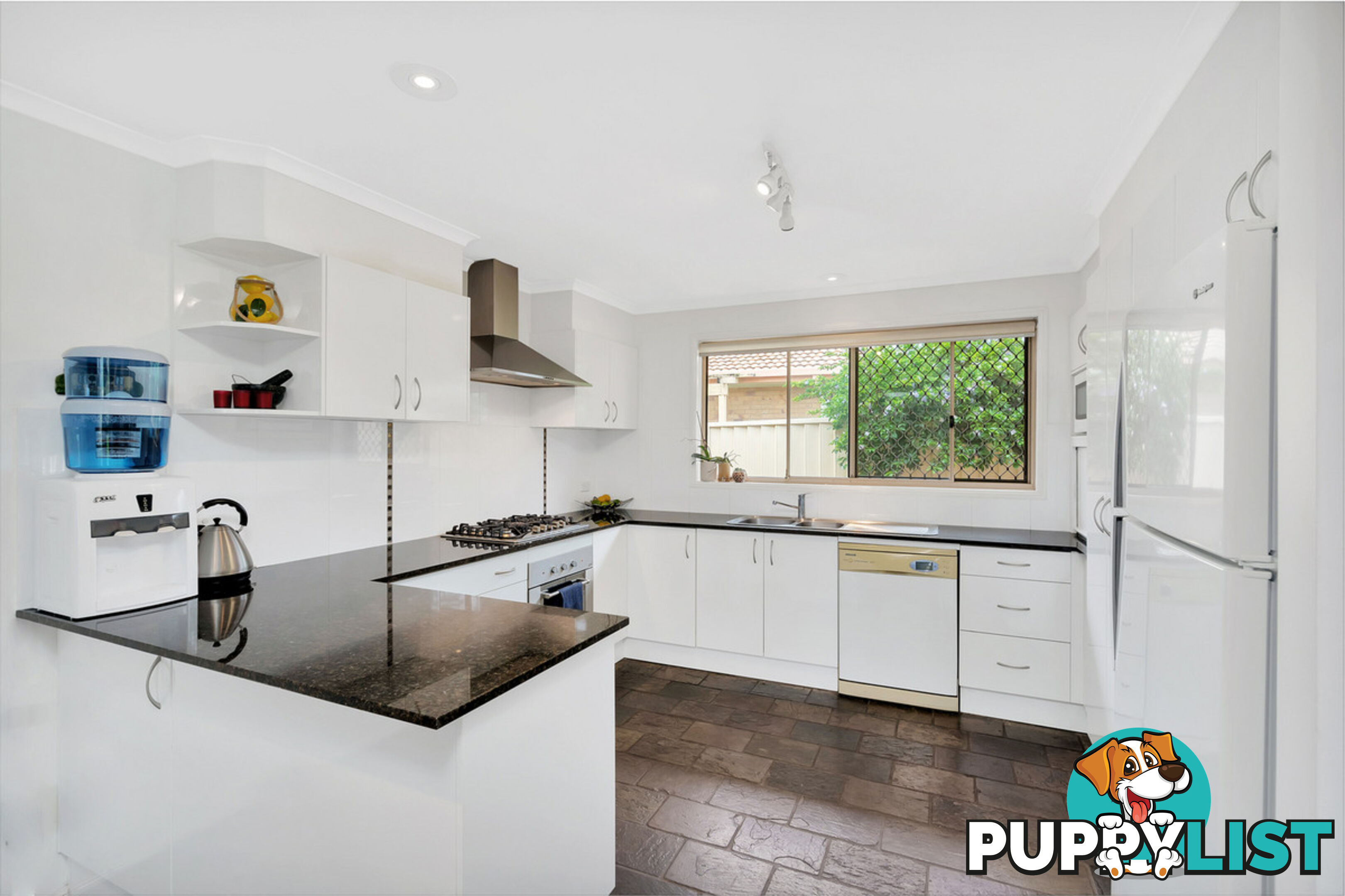 88 Hickey Way CARRARA QLD 4211