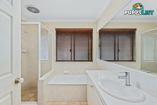 13 Martingale Circuit CLEAR ISLAND WATERS QLD 4226