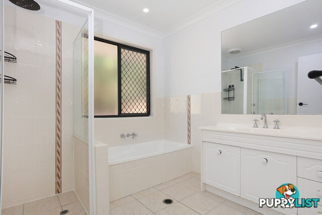 31 Renfrew Drive HIGHLAND PARK QLD 4211