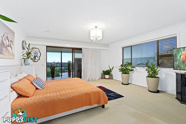 5 Summit Crescent CARRARA QLD 4211