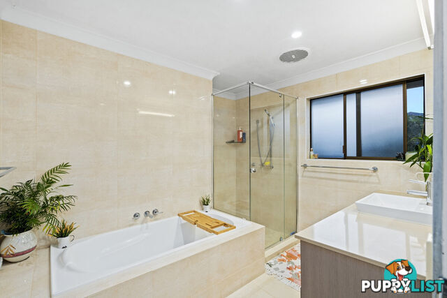 5 Summit Crescent CARRARA QLD 4211