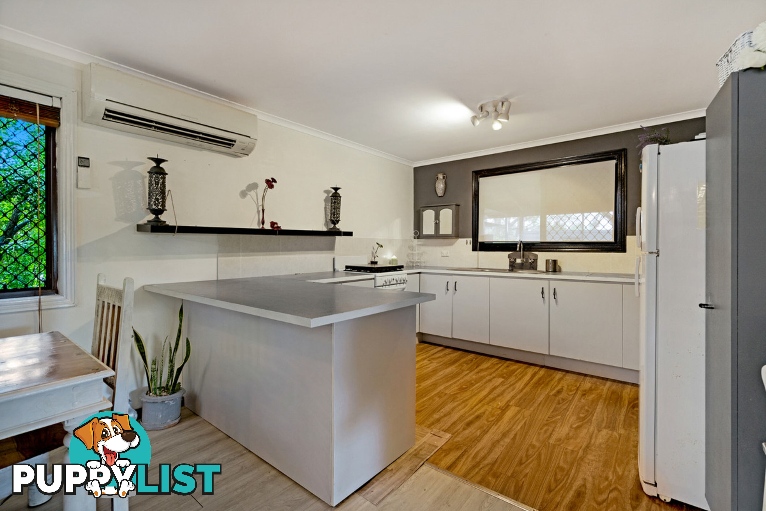 7 Chateau Court HIGHLAND PARK QLD 4211