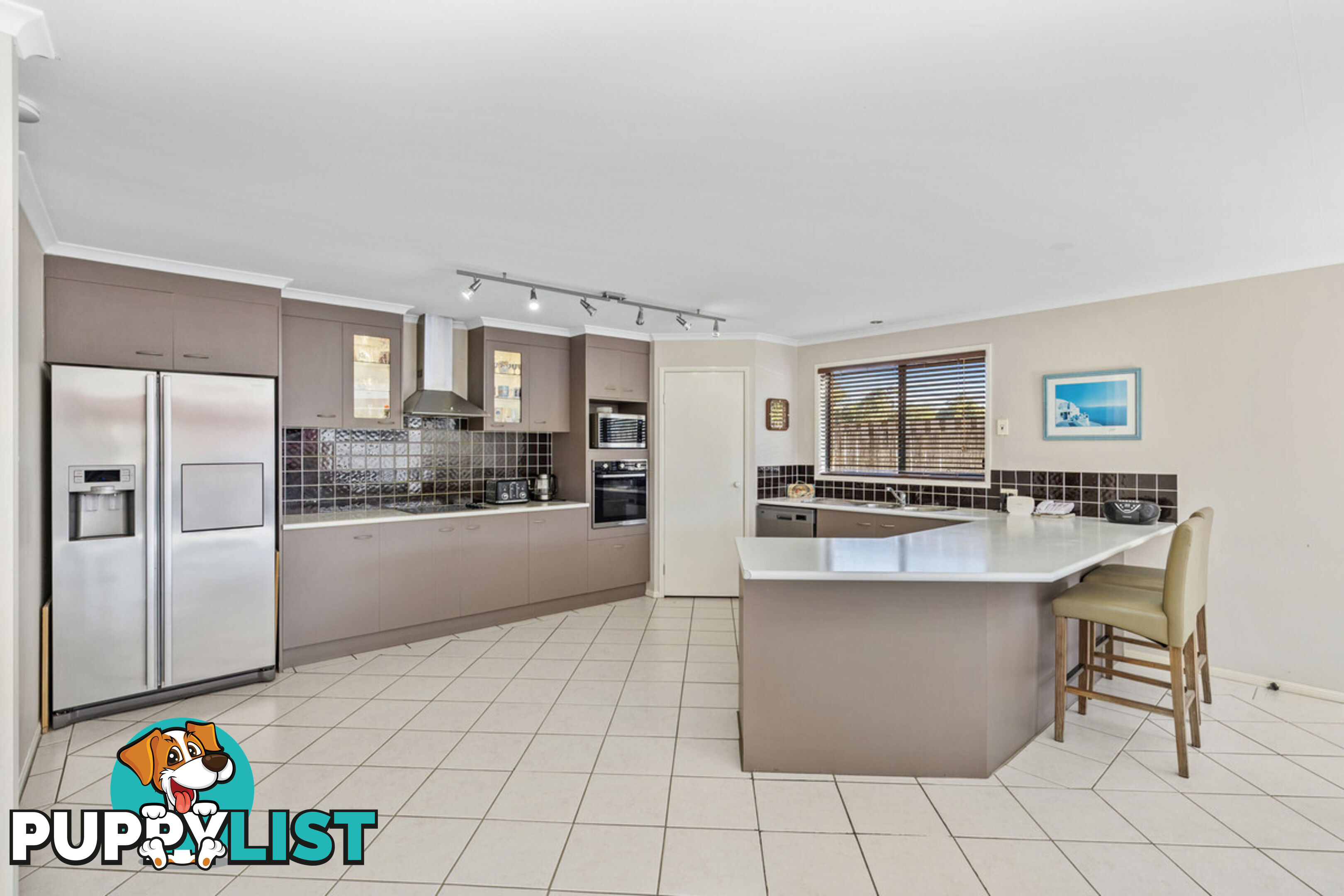 4 Colong Court PACIFIC PINES QLD 4211