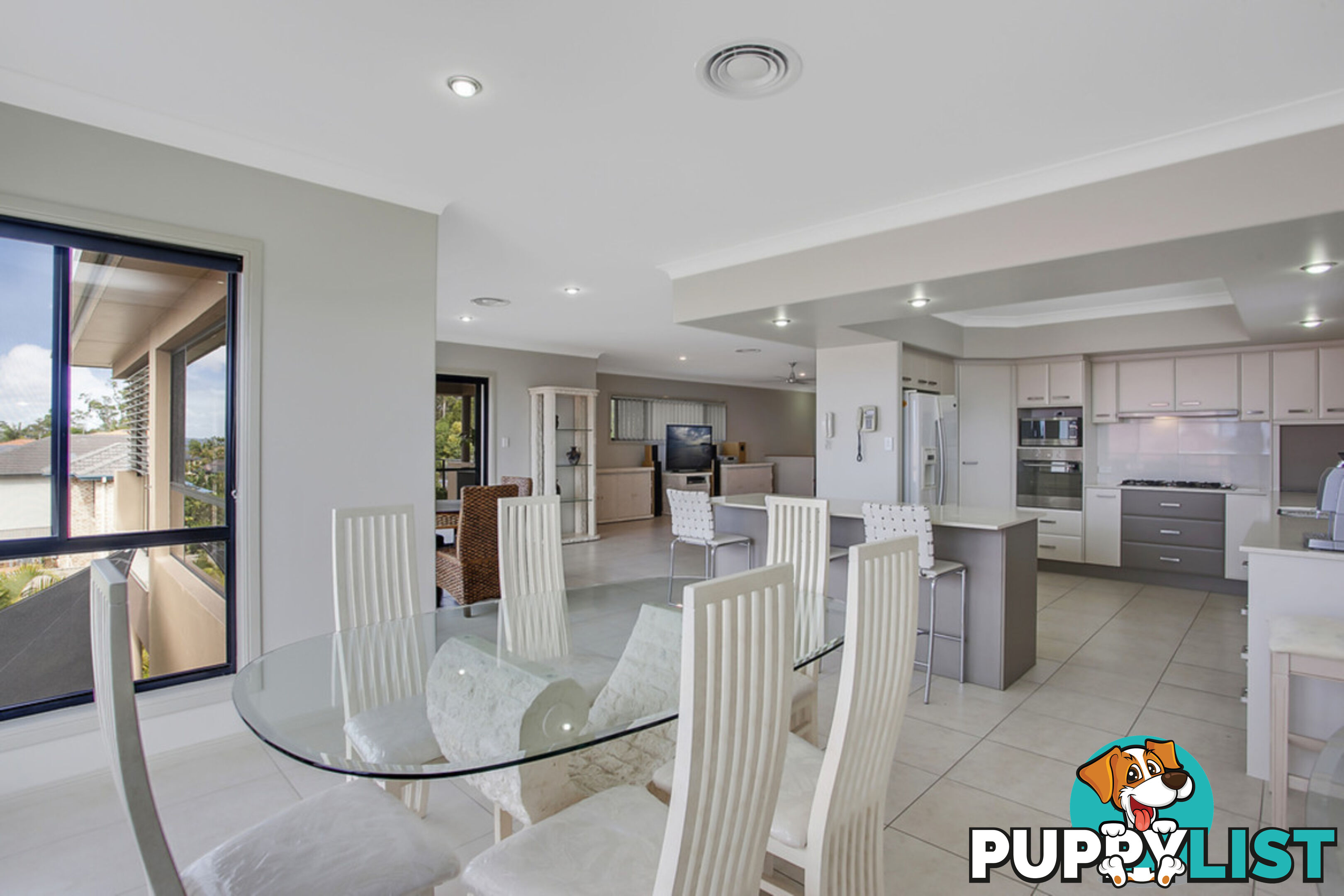 1 Chevron Rise HIGHLAND PARK QLD 4211