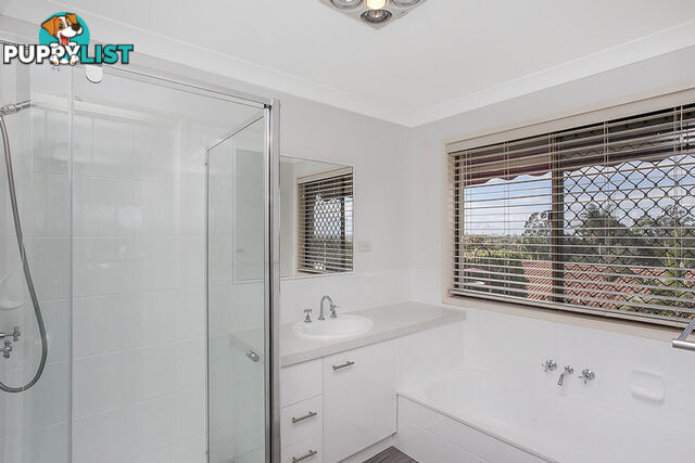 1 Jindabyne Court HIGHLAND PARK QLD 4211