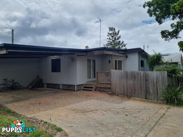 108 Ridgeway Avenue SOUTHPORT QLD 4215