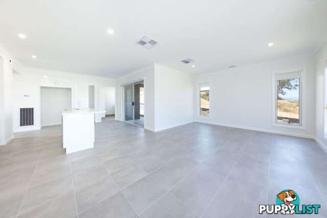 1 Fairfax Close LENEVA VIC 3691