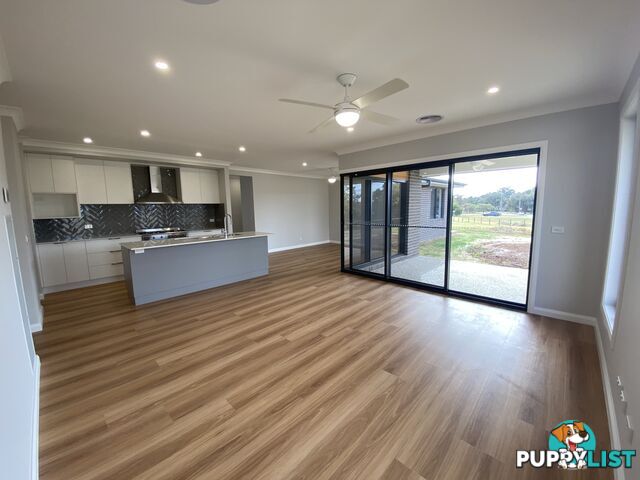 35 Zeil Circuit THURGOONA NSW 2640