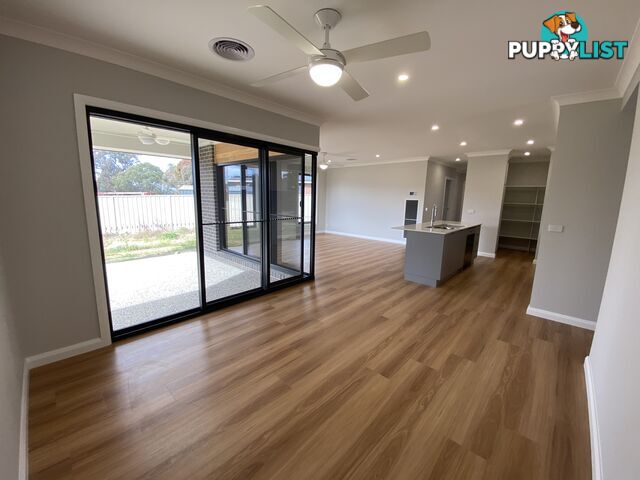 35 Zeil Circuit THURGOONA NSW 2640