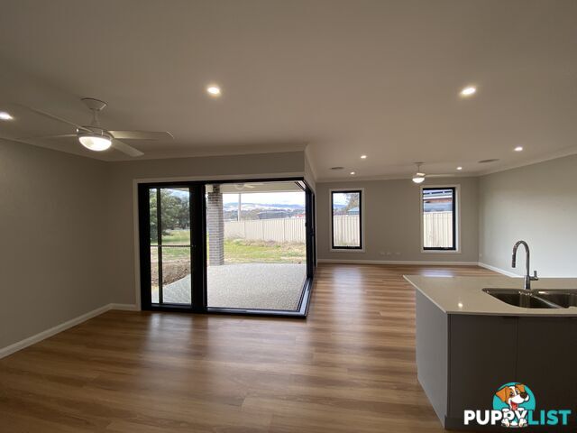 35 Zeil Circuit THURGOONA NSW 2640