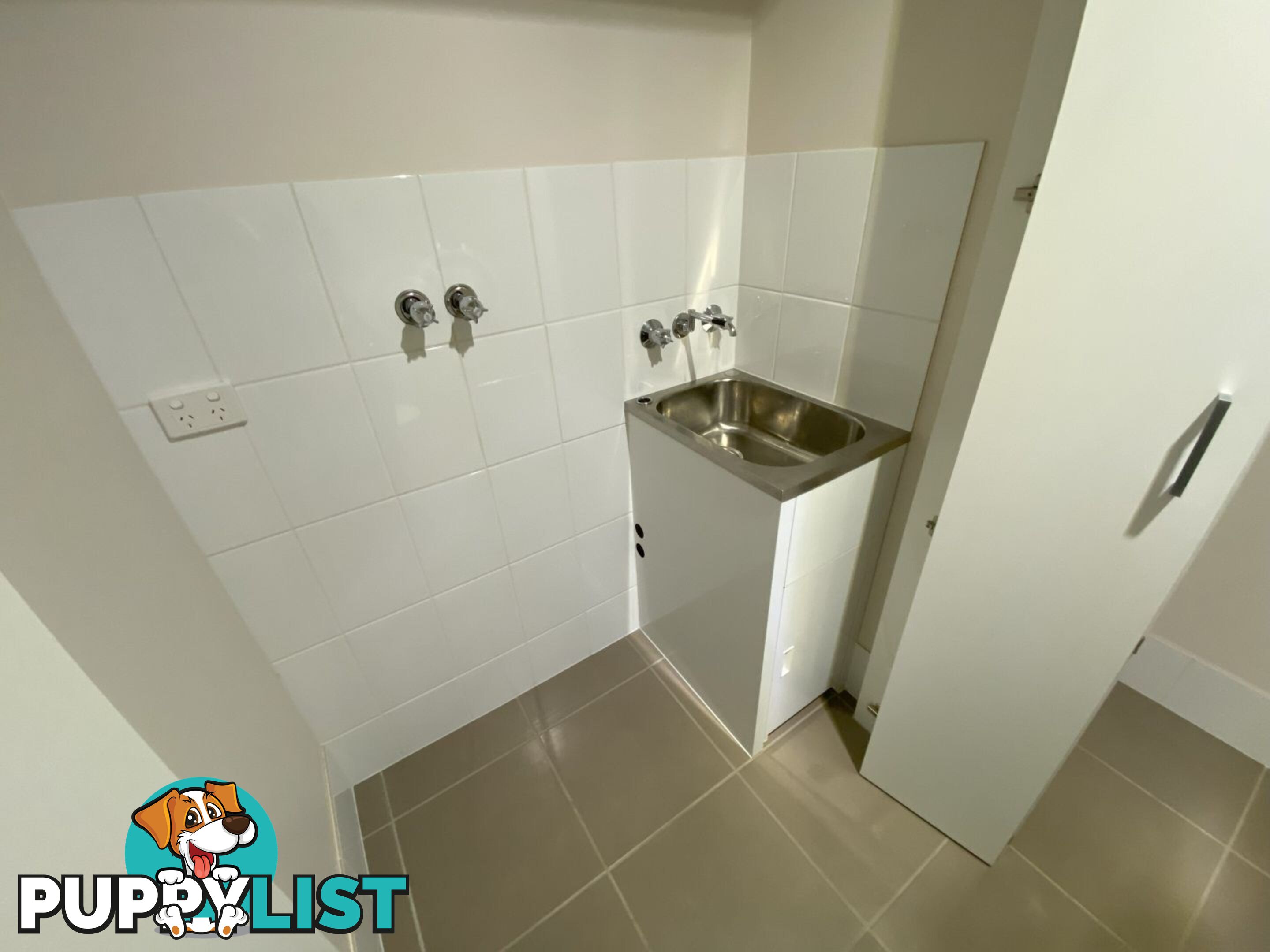 65B Carstens Street LAVINGTON NSW 2641