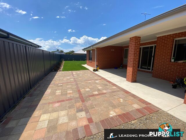 25 Yorkshire Road THURGOONA NSW 2640