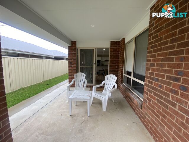 60 Royce Crescent LAVINGTON NSW 2641