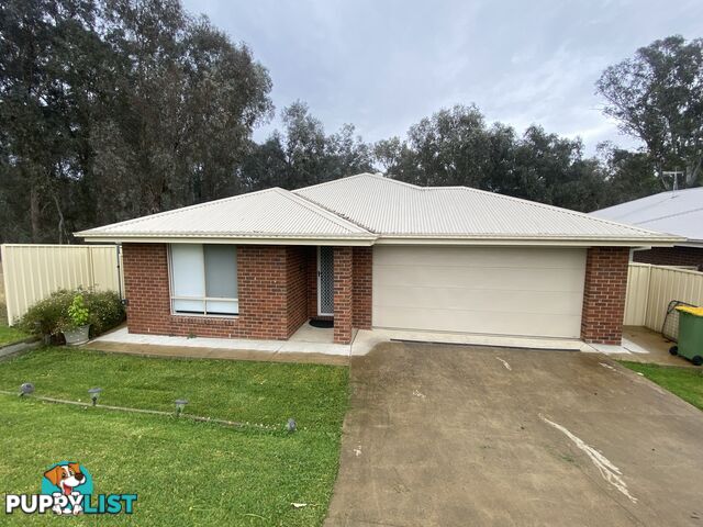 60 Royce Crescent LAVINGTON NSW 2641