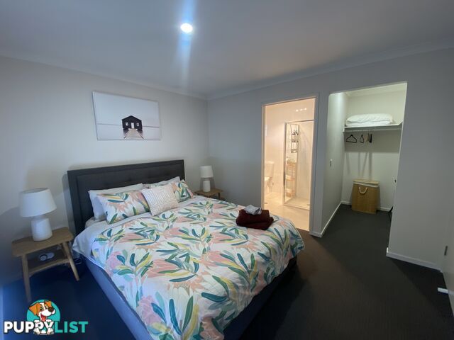 60 Royce Crescent LAVINGTON NSW 2641