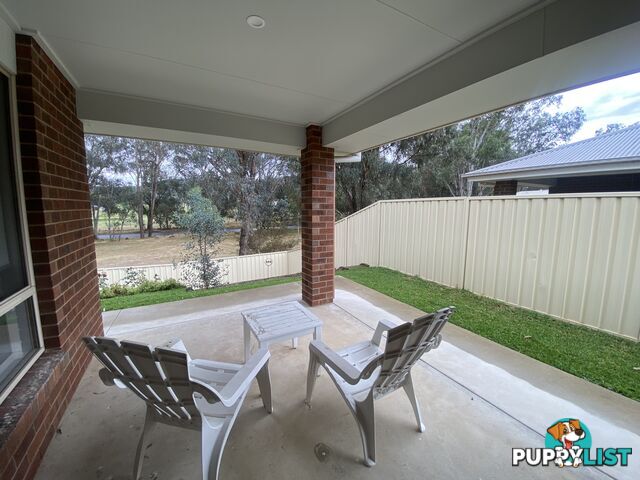 60 Royce Crescent LAVINGTON NSW 2641