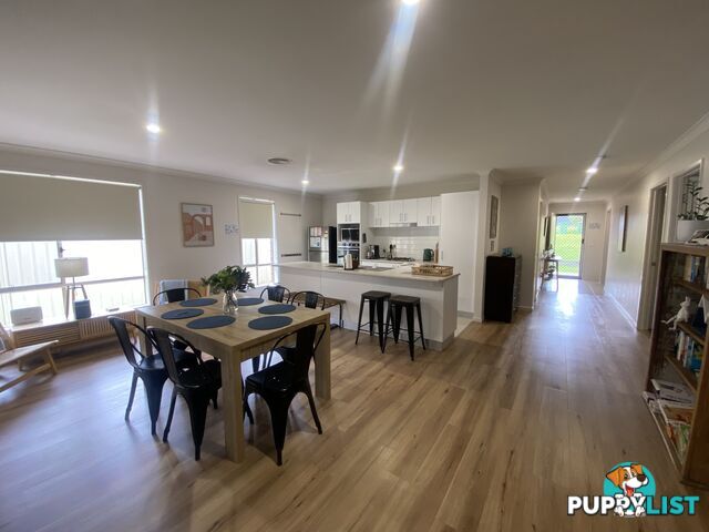 60 Royce Crescent LAVINGTON NSW 2641