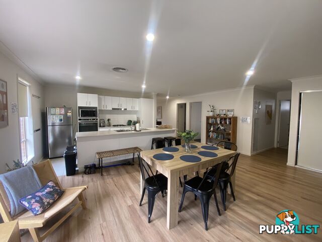 60 Royce Crescent LAVINGTON NSW 2641