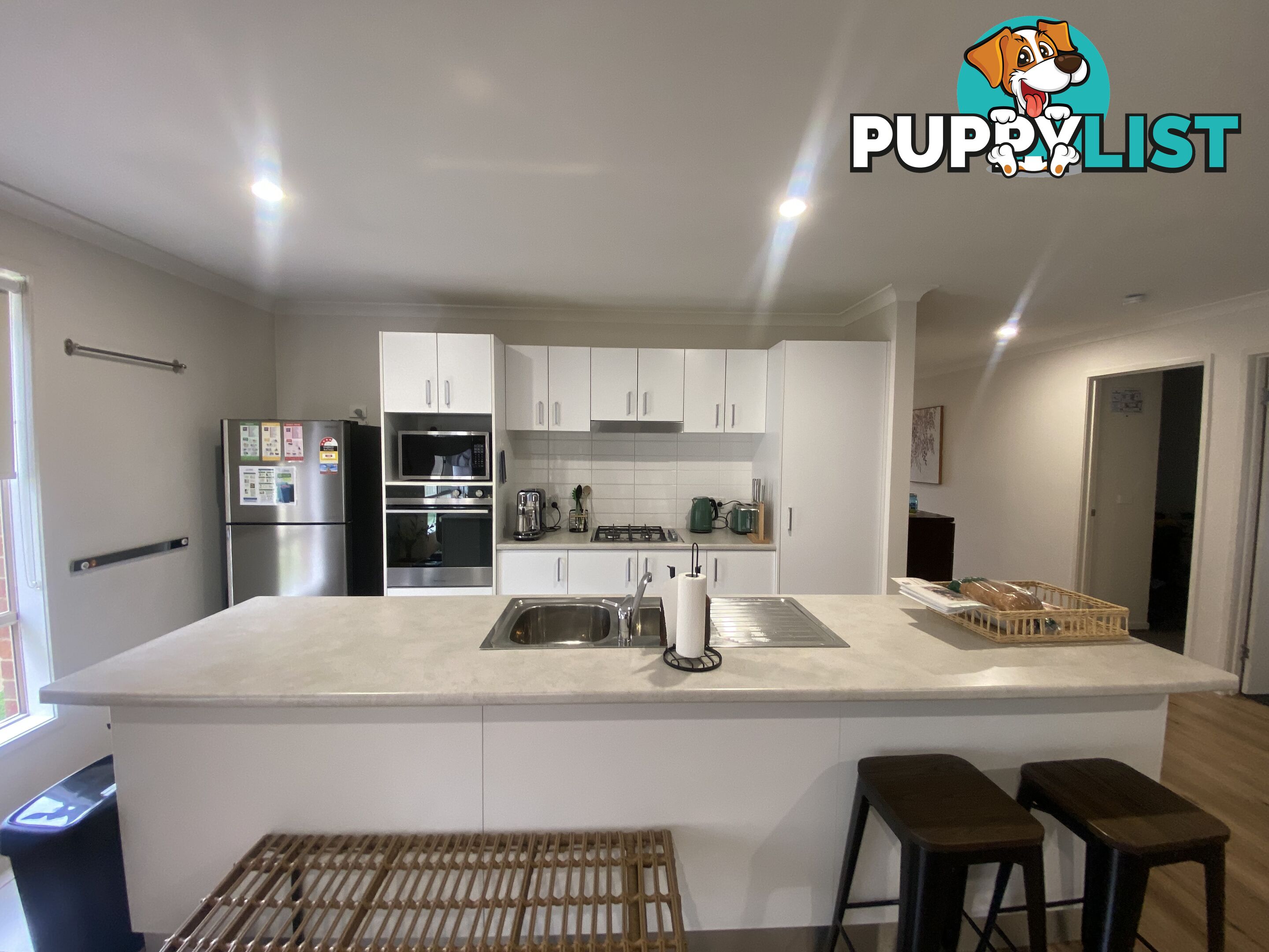 60 Royce Crescent LAVINGTON NSW 2641