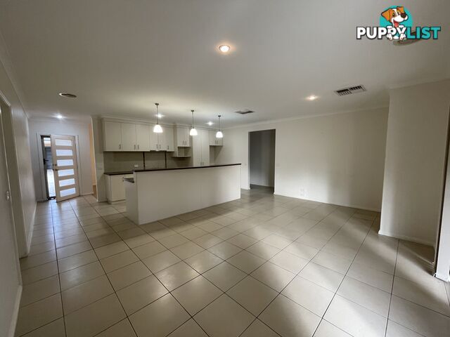 5 585 Livermore Street LAVINGTON NSW 2641