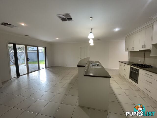 5 585 Livermore Street LAVINGTON NSW 2641