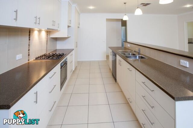5 585 Livermore Street LAVINGTON NSW 2641