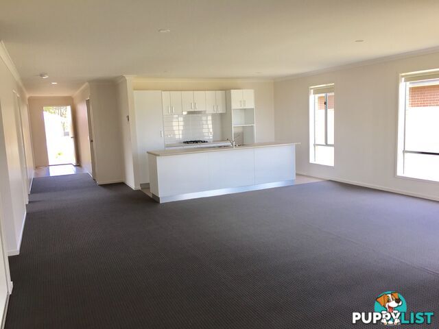 37 Royce Crescent LAVINGTON NSW 2641