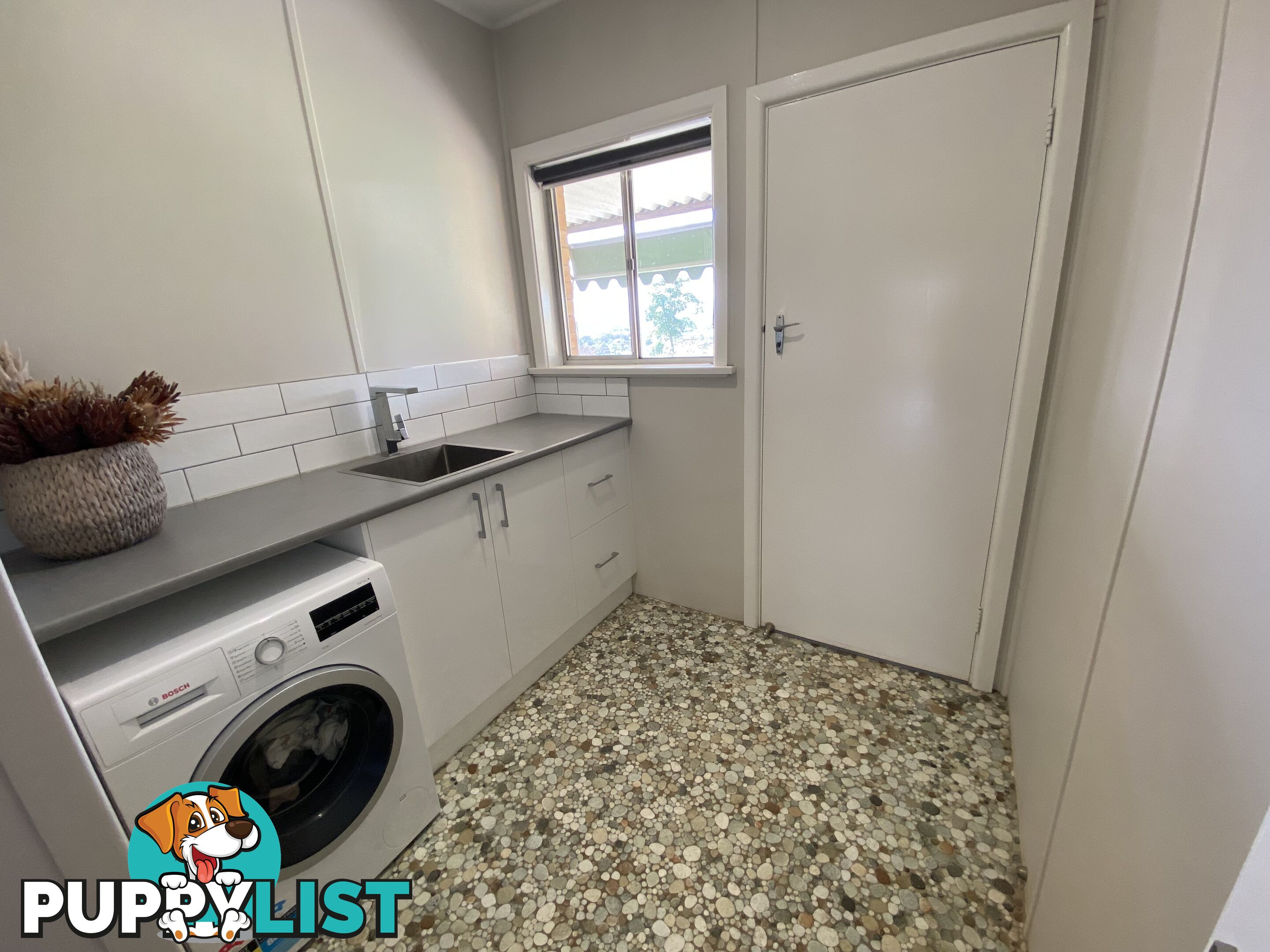 594 Whinray Crescent EAST ALBURY NSW 2640