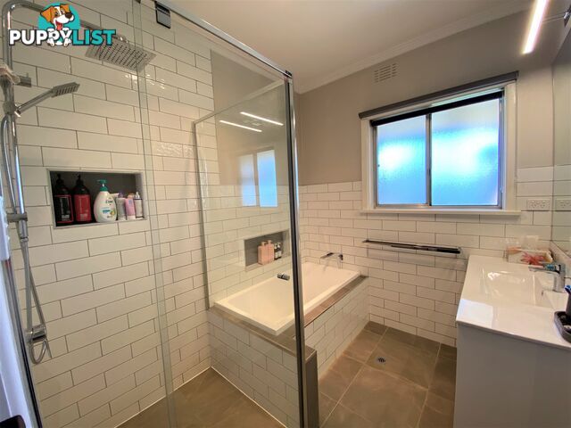 594 Whinray Crescent EAST ALBURY NSW 2640
