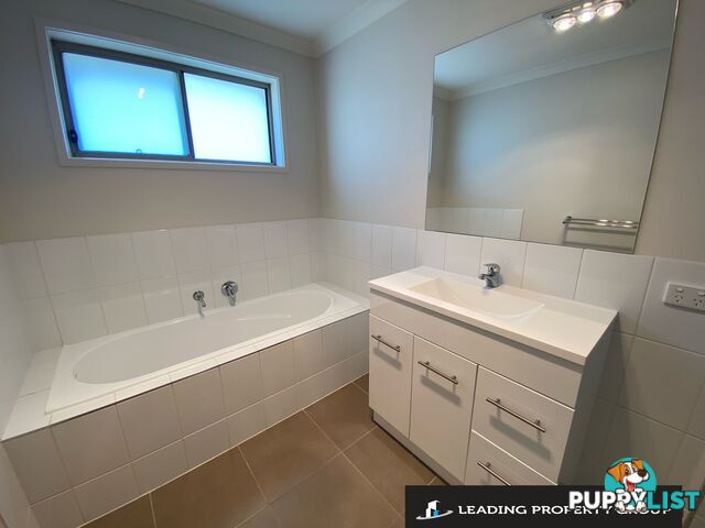 2a Royce Crescent LAVINGTON NSW 2641