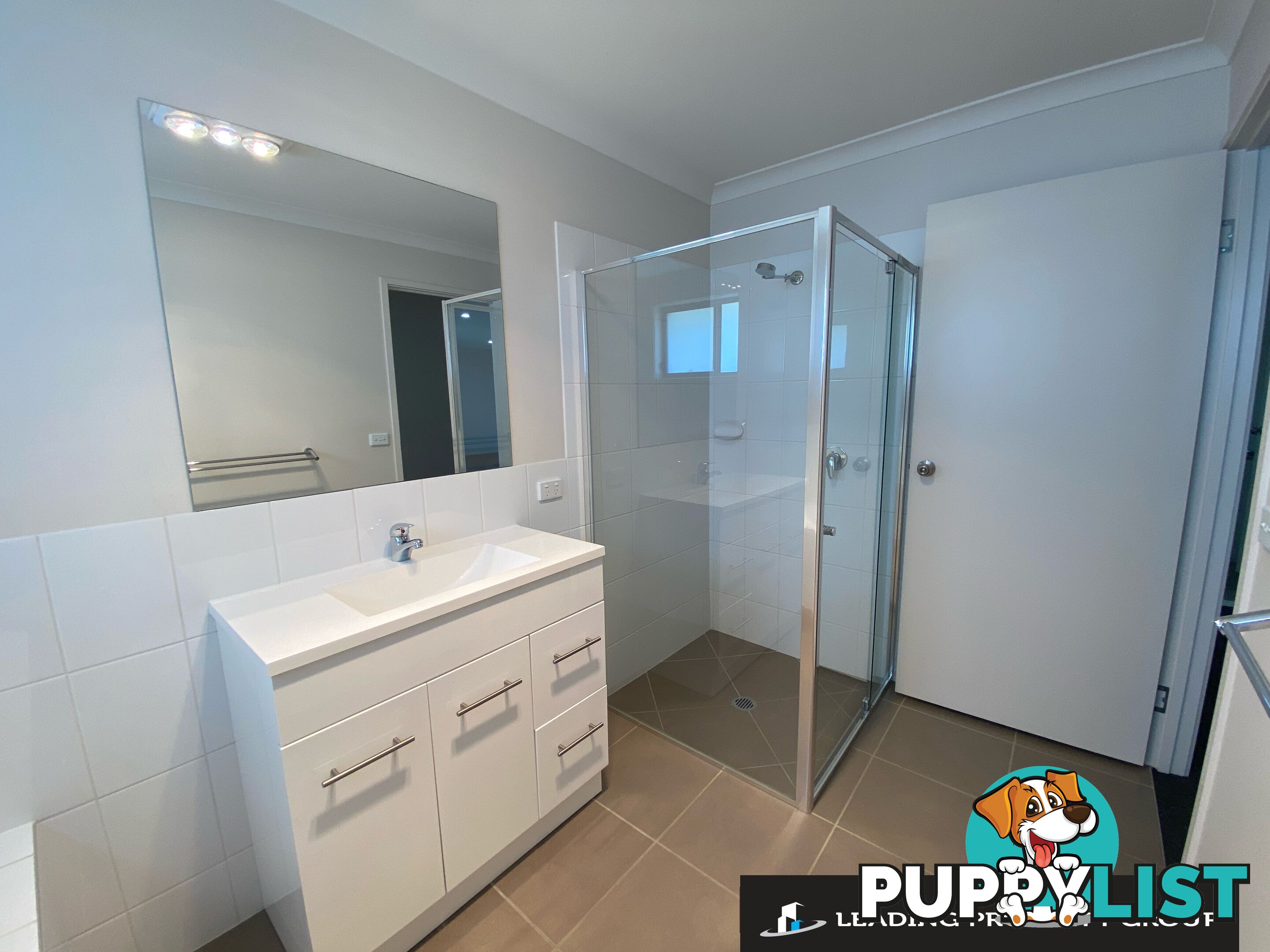2a Royce Crescent LAVINGTON NSW 2641