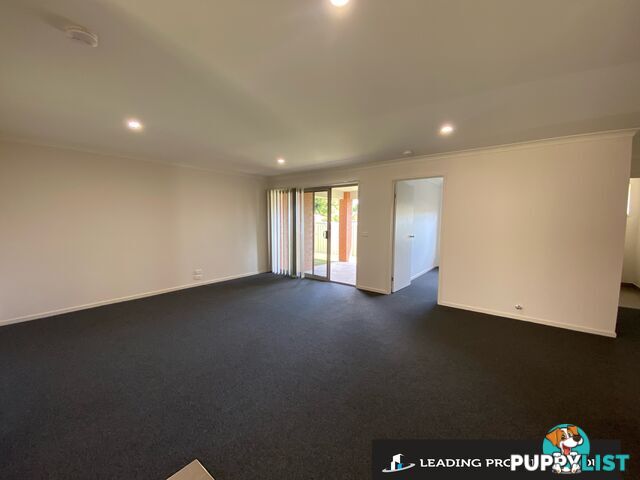 2a Royce Crescent LAVINGTON NSW 2641