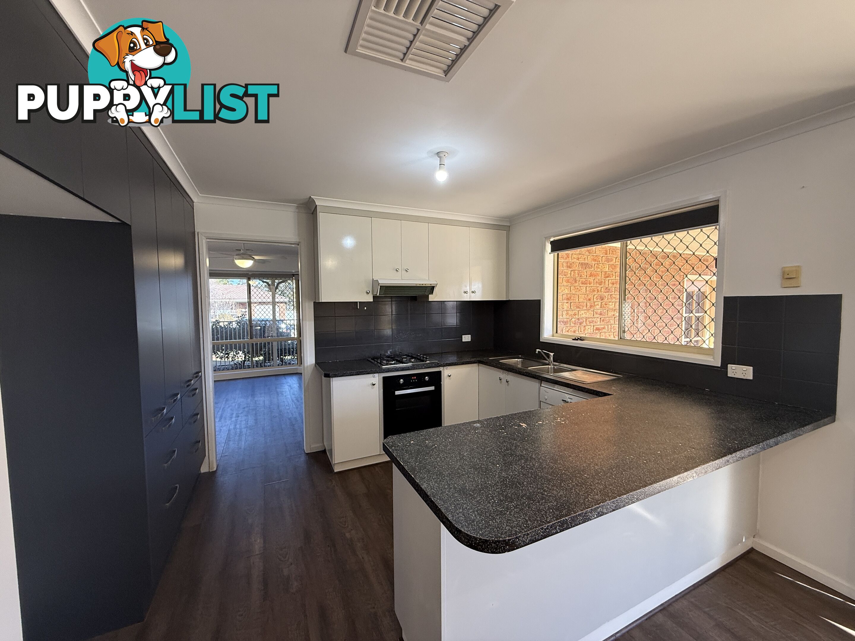 8 Mitta Grove LAVINGTON NSW 2641